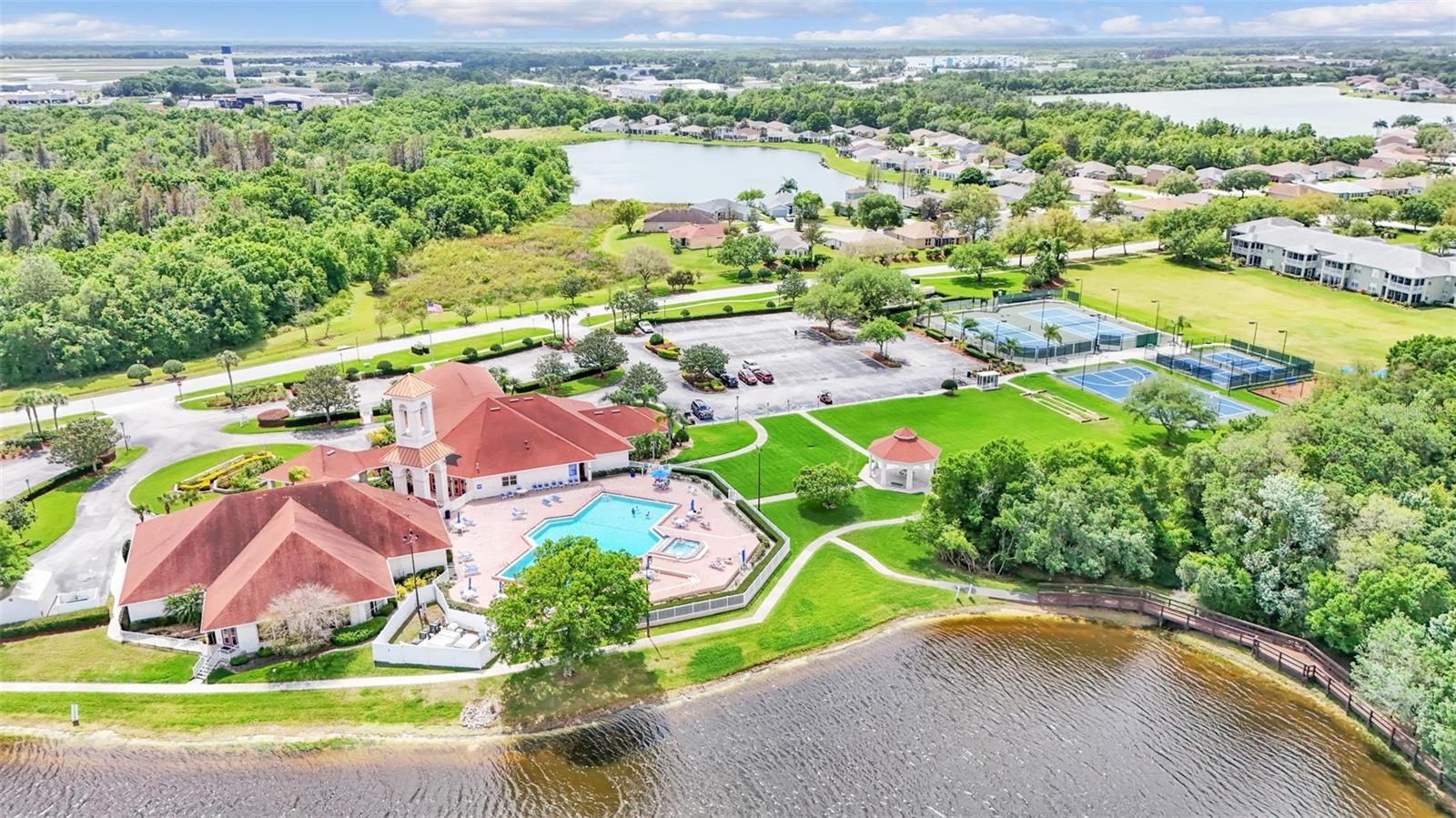 CARILLON LAKES - Residential