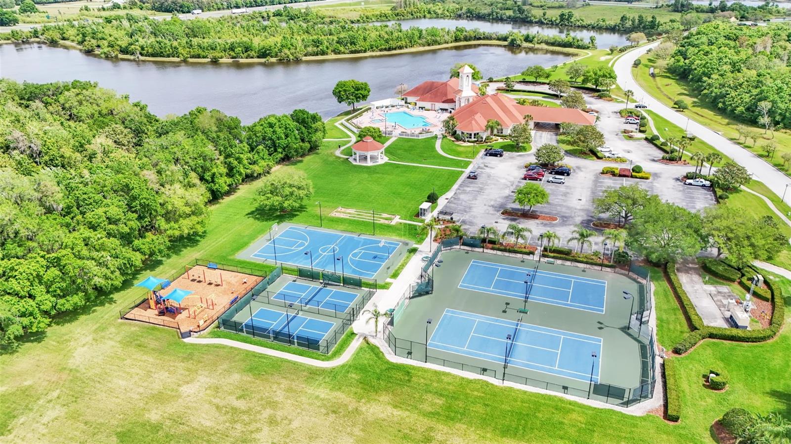 CARILLON LAKES - Residential