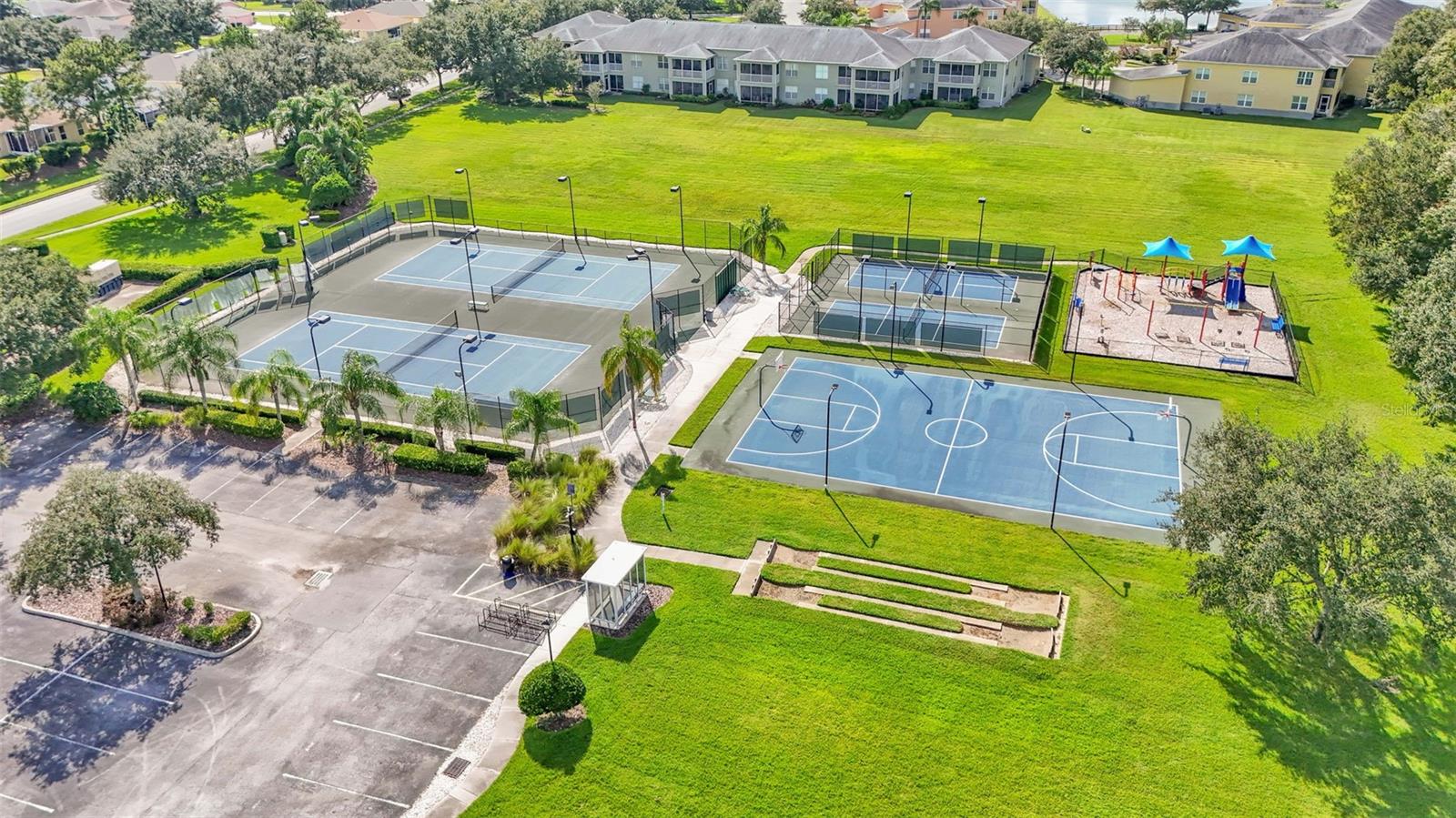 CARILLON LAKES - Residential