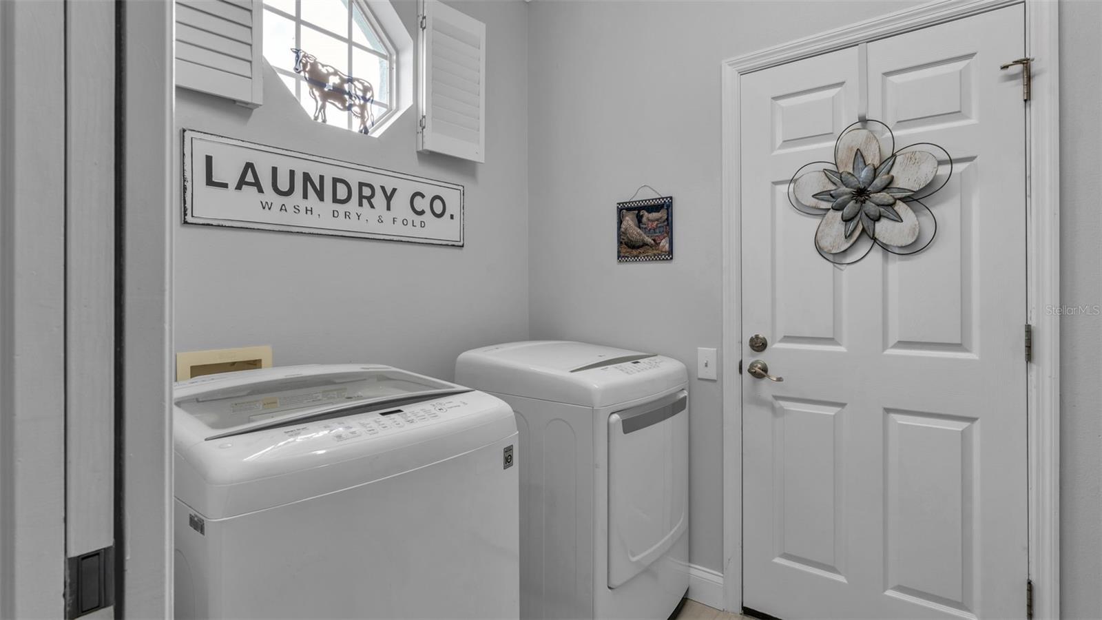 CARILLON LAKES - Residential