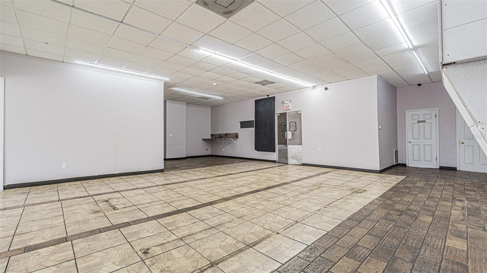 TAMPA- TARPON SPRINGS LAND COMPANY - Commercial Lease