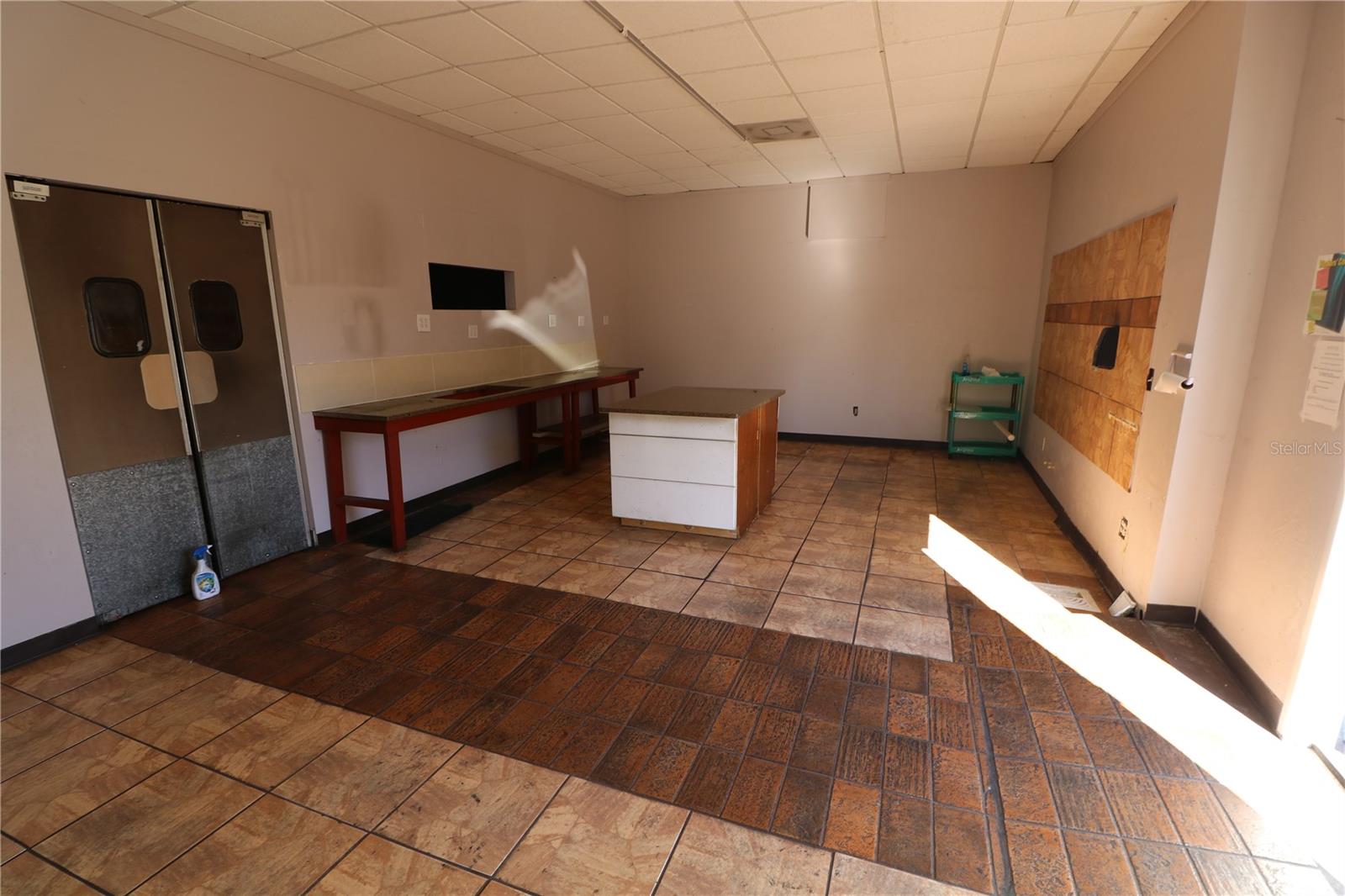 TAMPA- TARPON SPRINGS LAND COMPANY - Commercial Lease