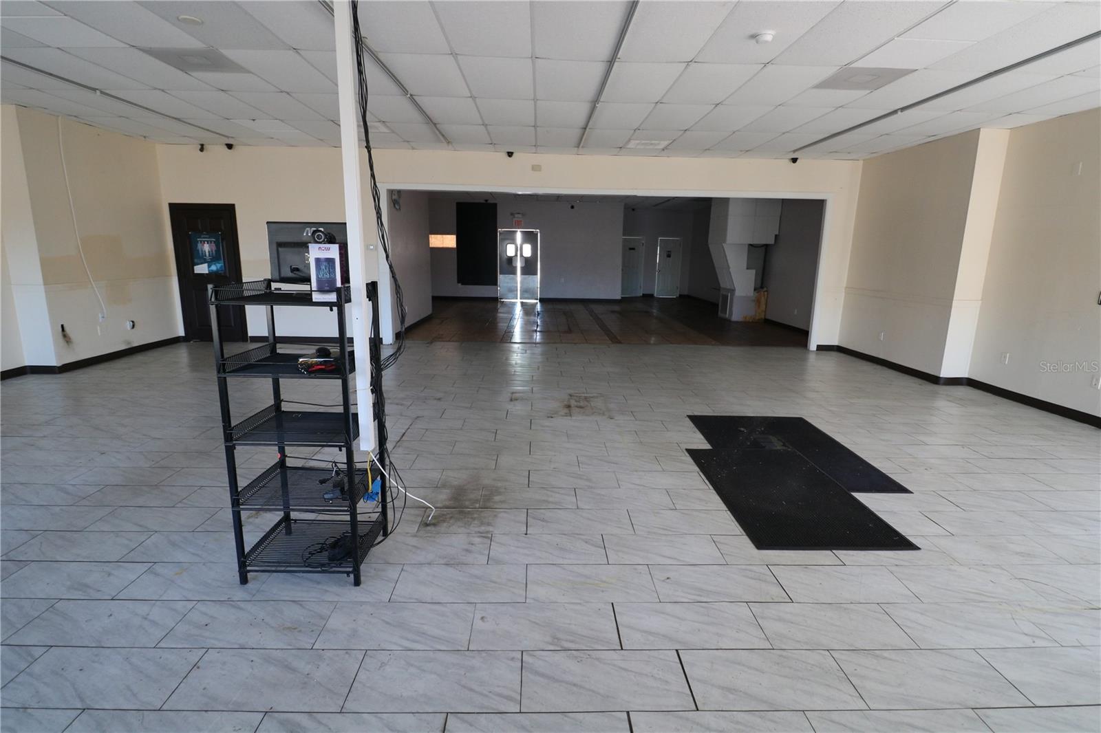 TAMPA- TARPON SPRINGS LAND COMPANY - Commercial Lease