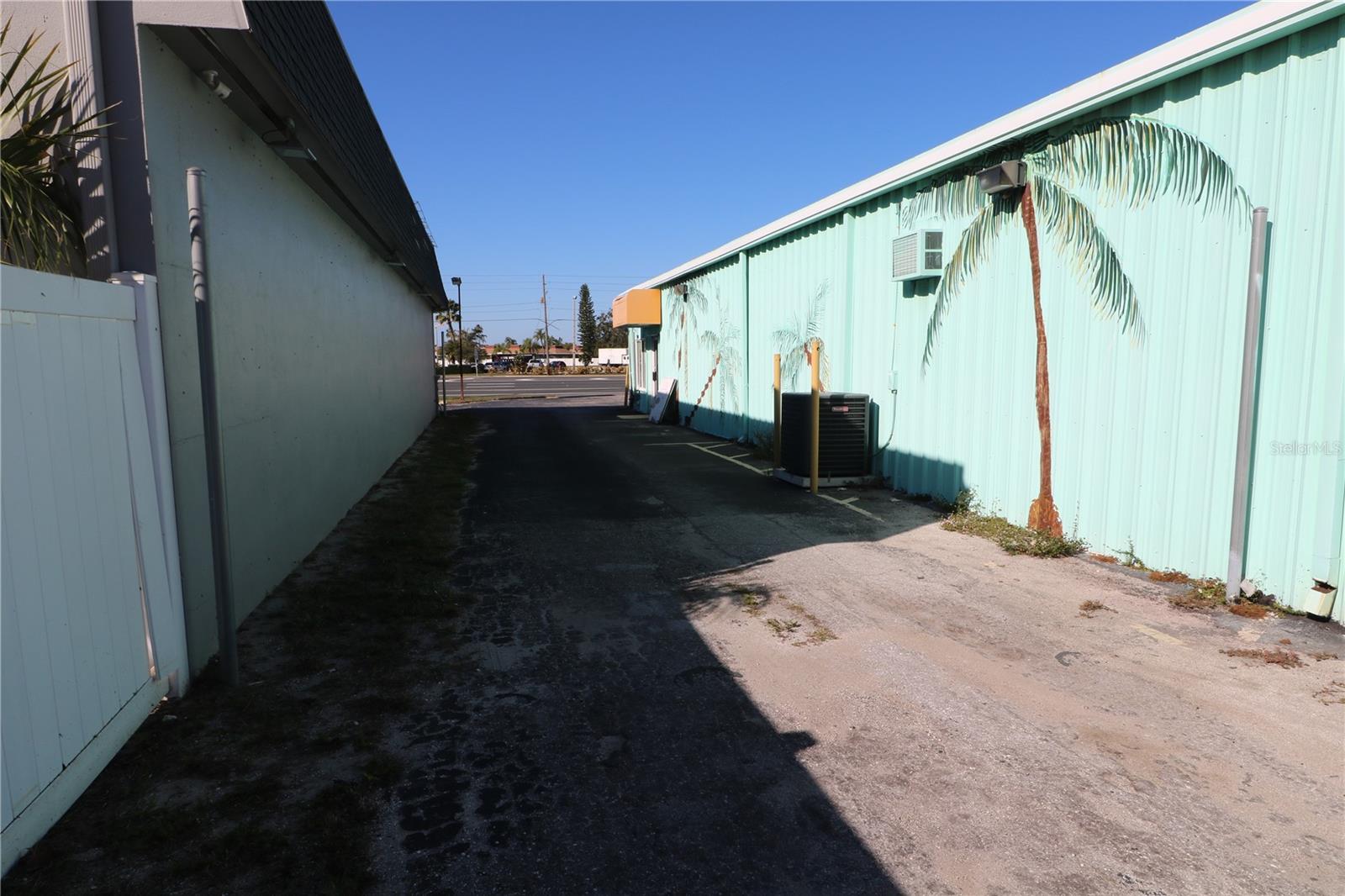 TAMPA- TARPON SPRINGS LAND COMPANY - Commercial Lease