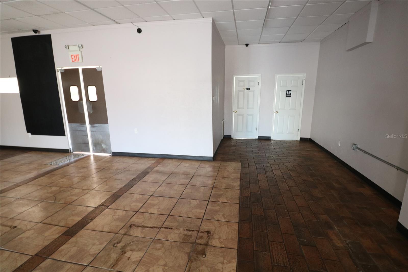 TAMPA- TARPON SPRINGS LAND COMPANY - Commercial Lease