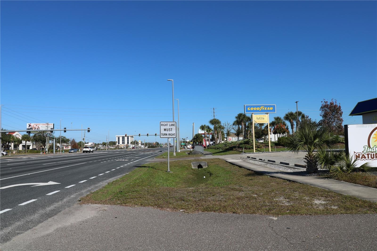 TAMPA- TARPON SPRINGS LAND COMPANY - Commercial Lease