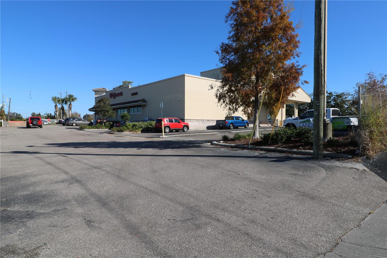 TAMPA- TARPON SPRINGS LAND COMPANY - Commercial Lease