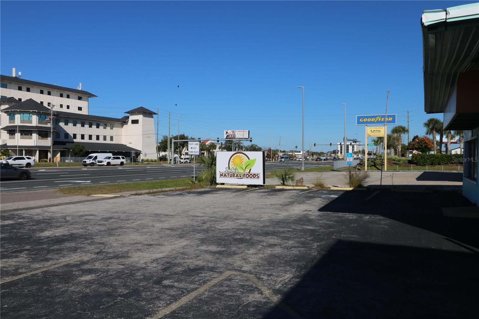 TAMPA- TARPON SPRINGS LAND COMPANY - Commercial Lease