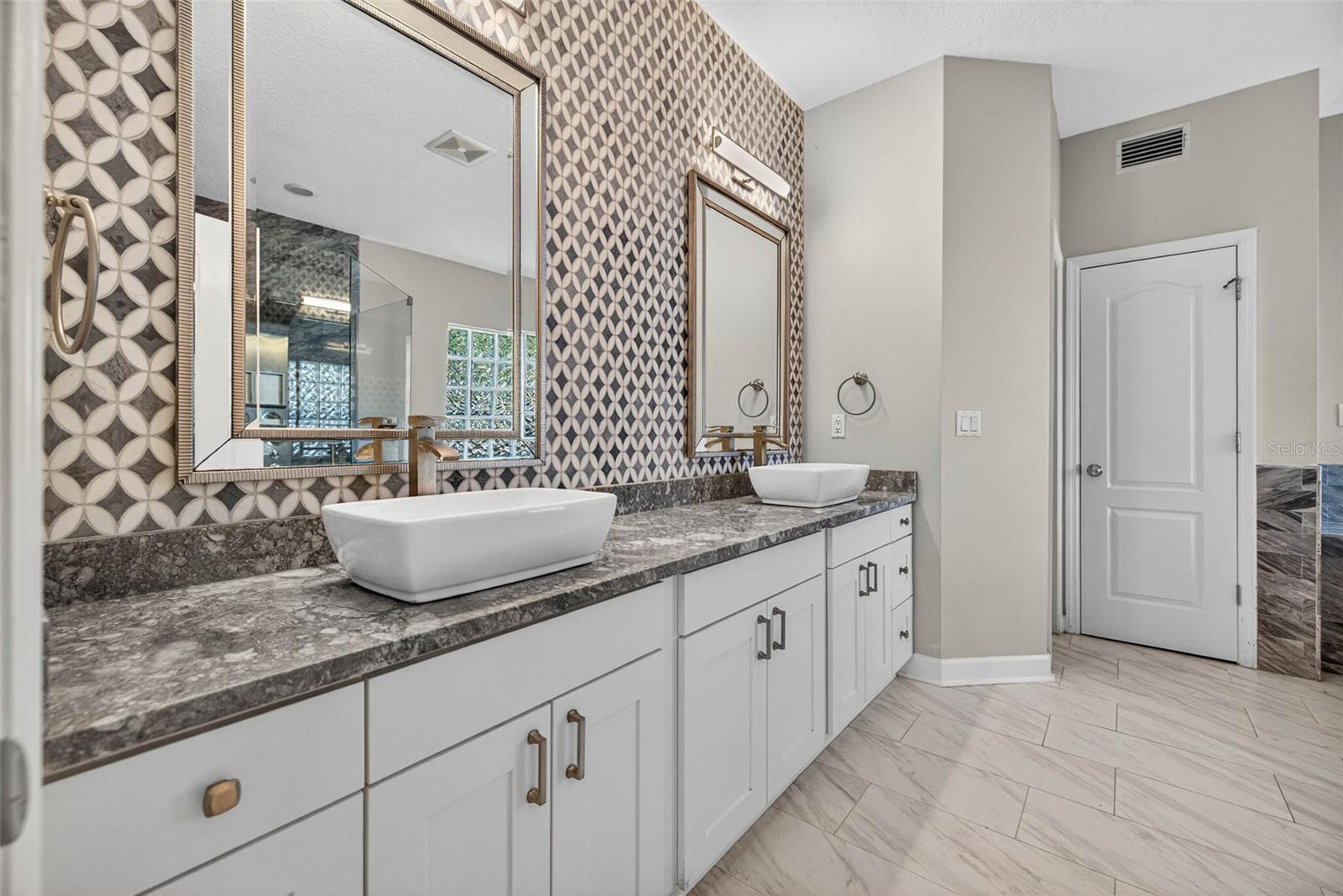 BAYOU CLUB ESTATES TR 5 PH 3 - Residential