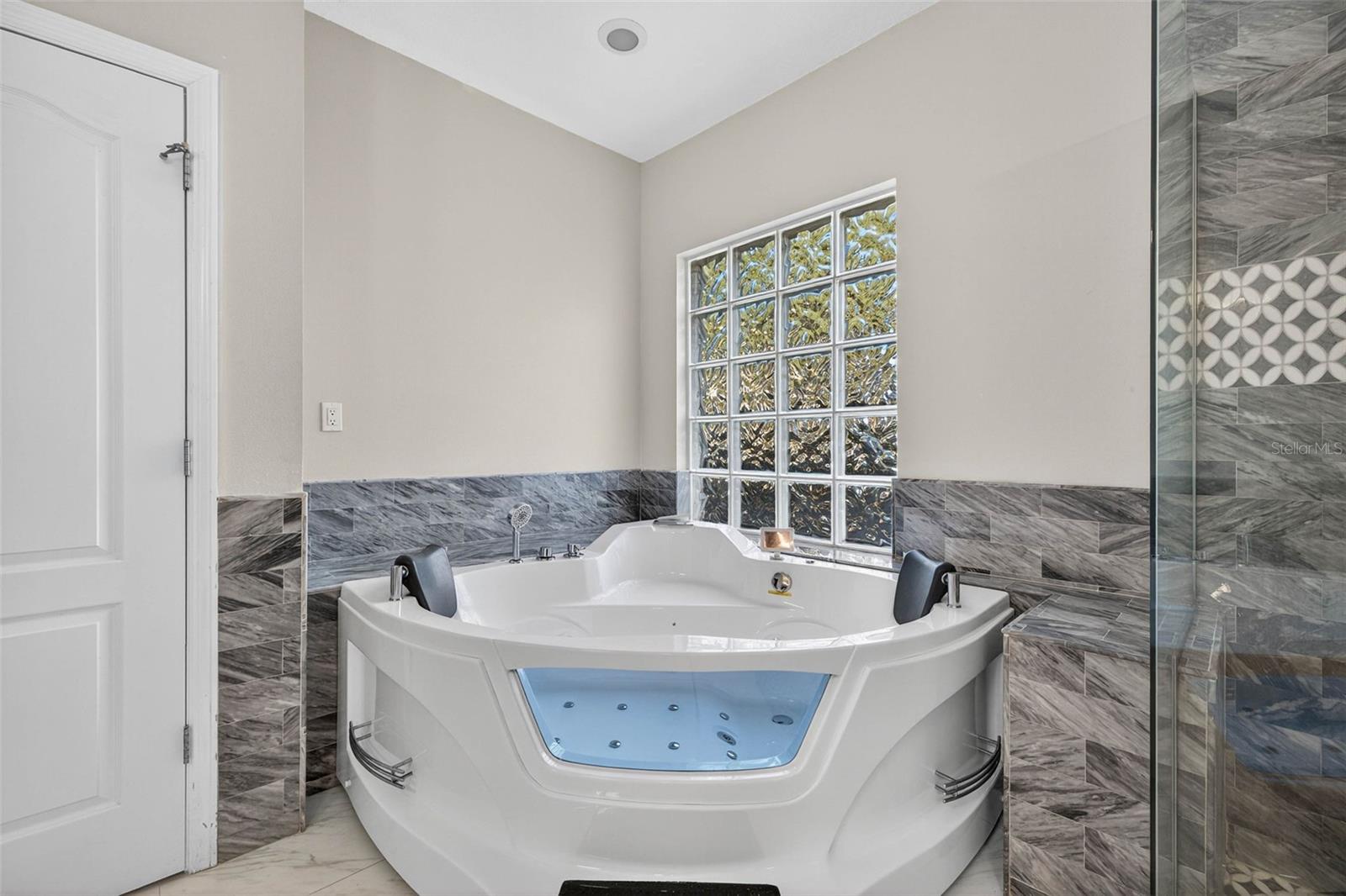 BAYOU CLUB ESTATES TR 5 PH 3 - Residential