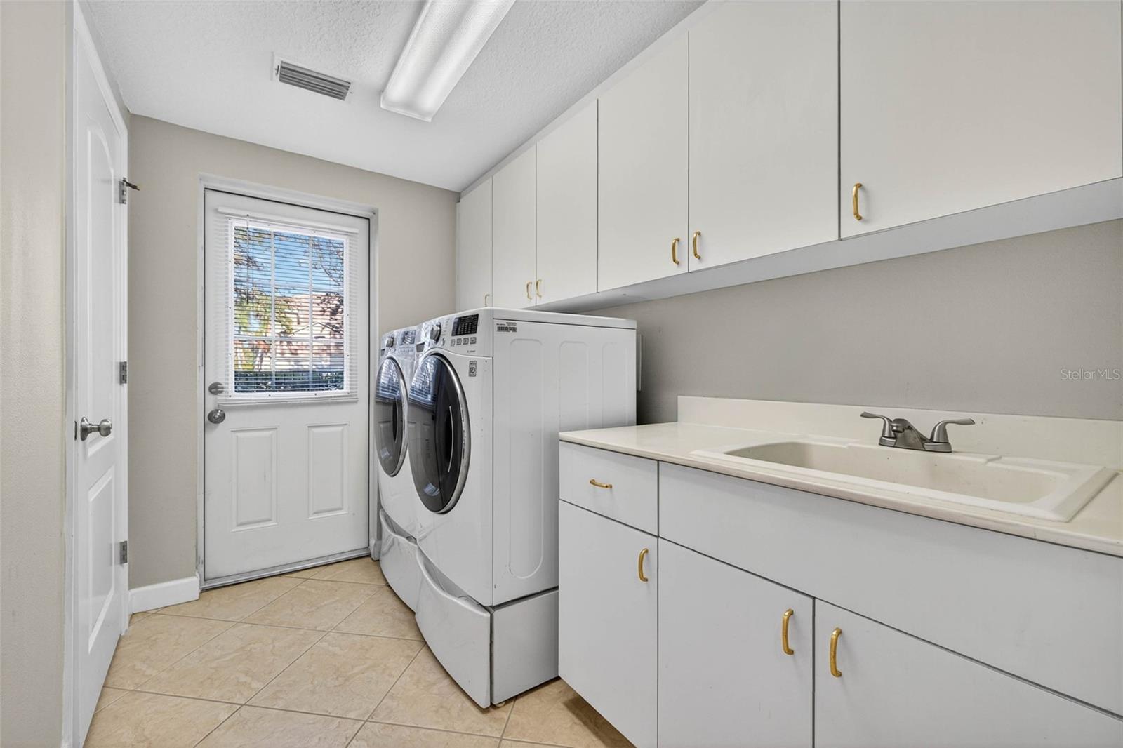 BAYOU CLUB ESTATES TR 5 PH 3 - Residential