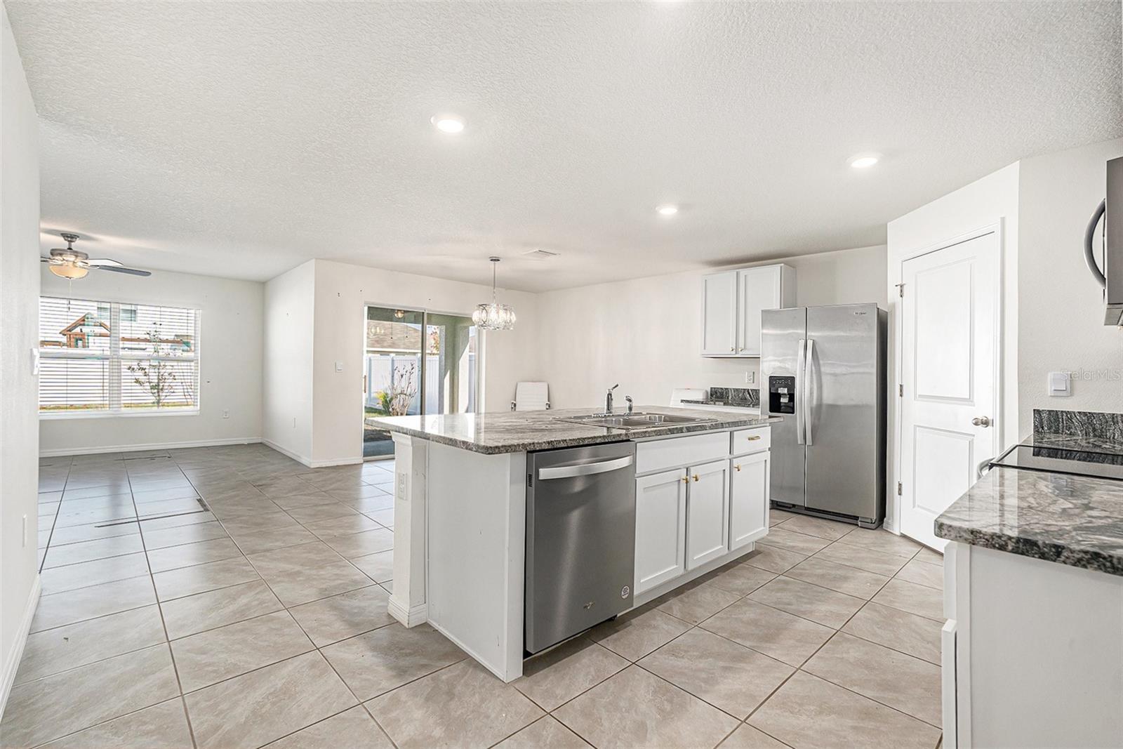 3900 AUTUMN AMBER DRIVE