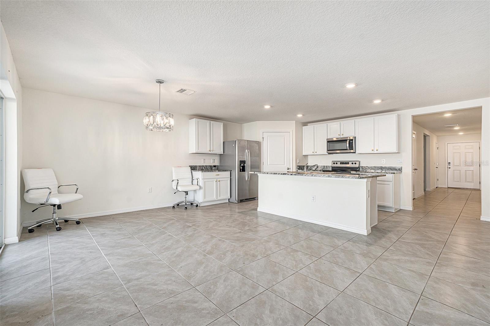 3900 AUTUMN AMBER DRIVE