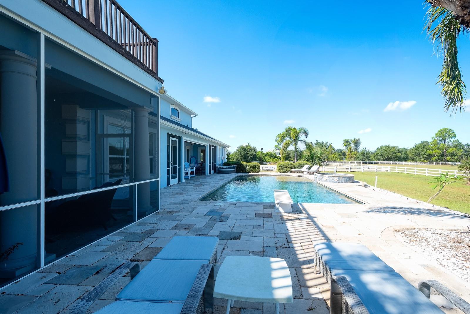 POMELLO CITY CENTRAL UNIT - Residential