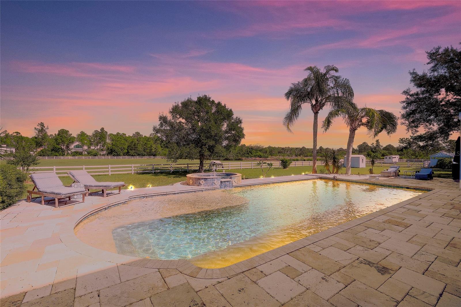 POMELLO CITY CENTRAL UNIT - Residential