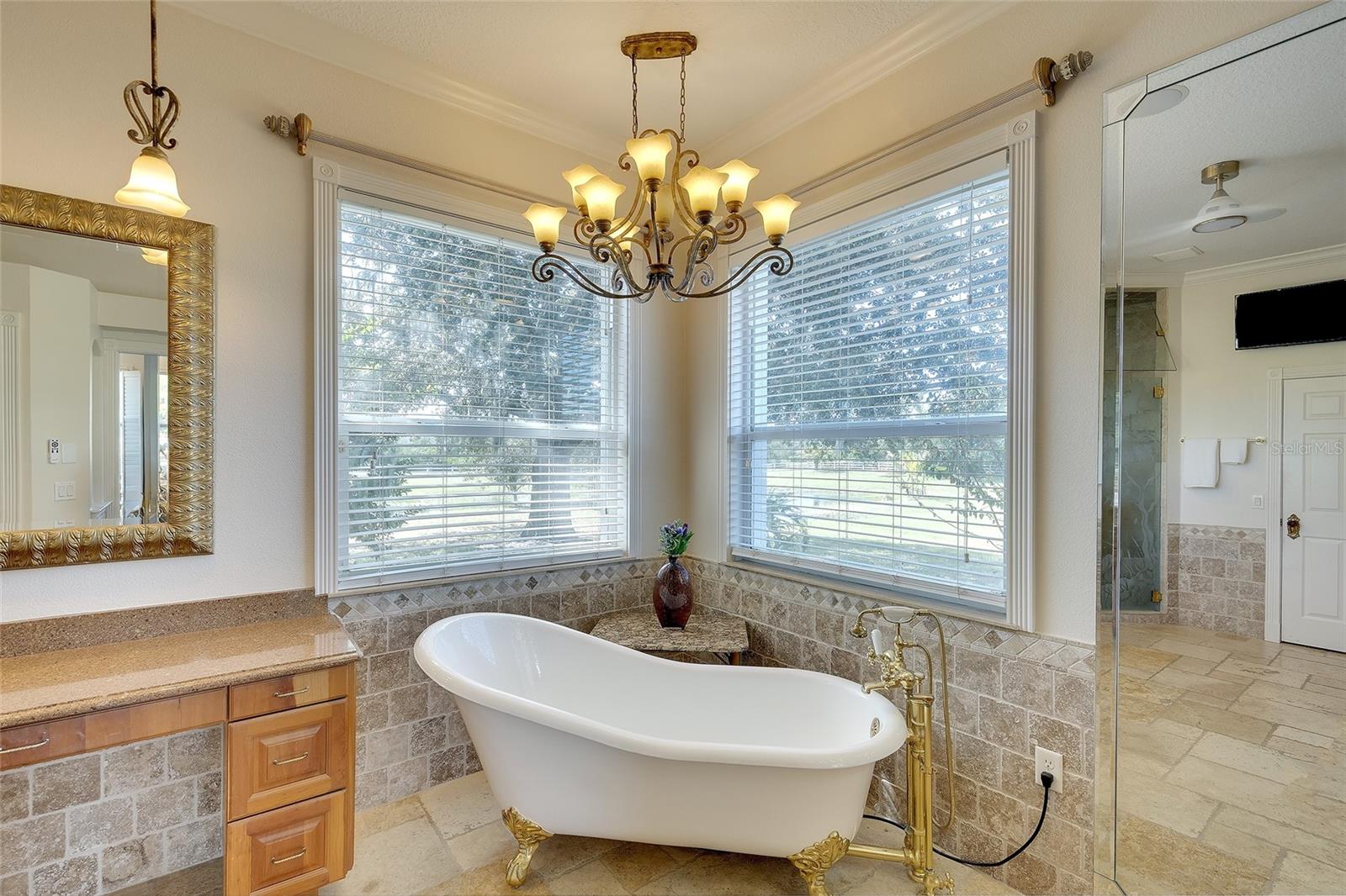 POMELLO CITY CENTRAL UNIT - Residential