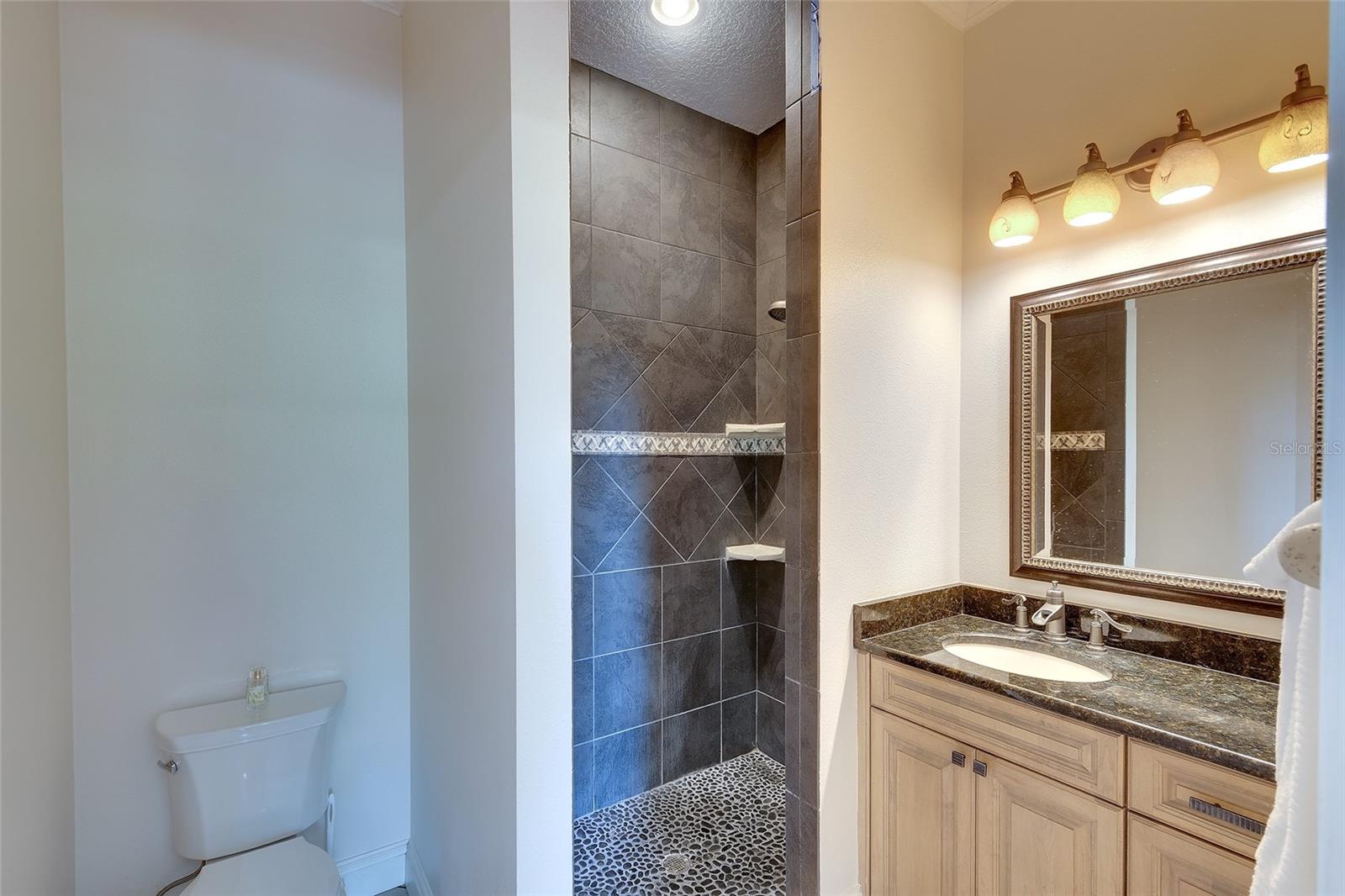 POMELLO CITY CENTRAL UNIT - Residential