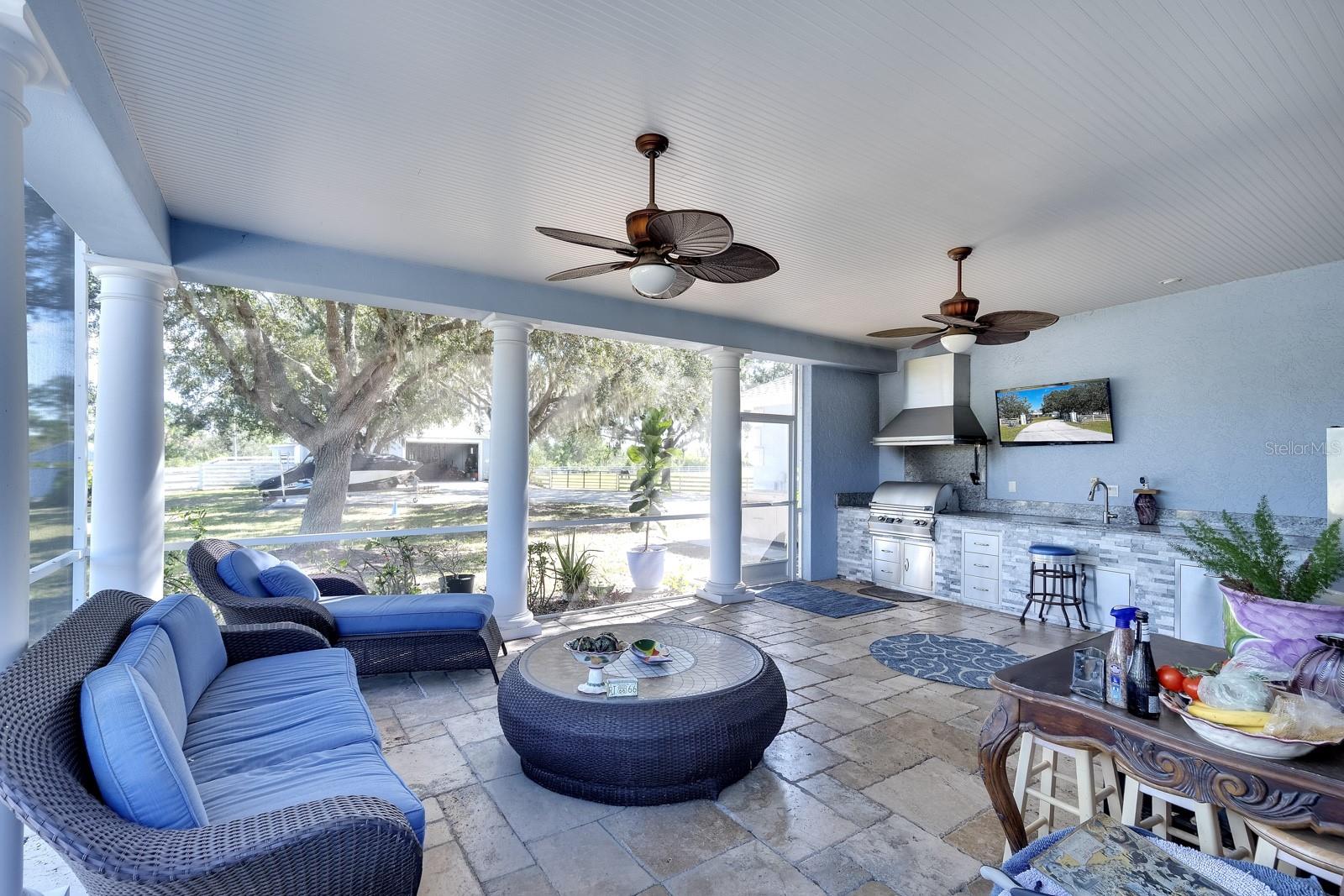 POMELLO CITY CENTRAL UNIT - Residential