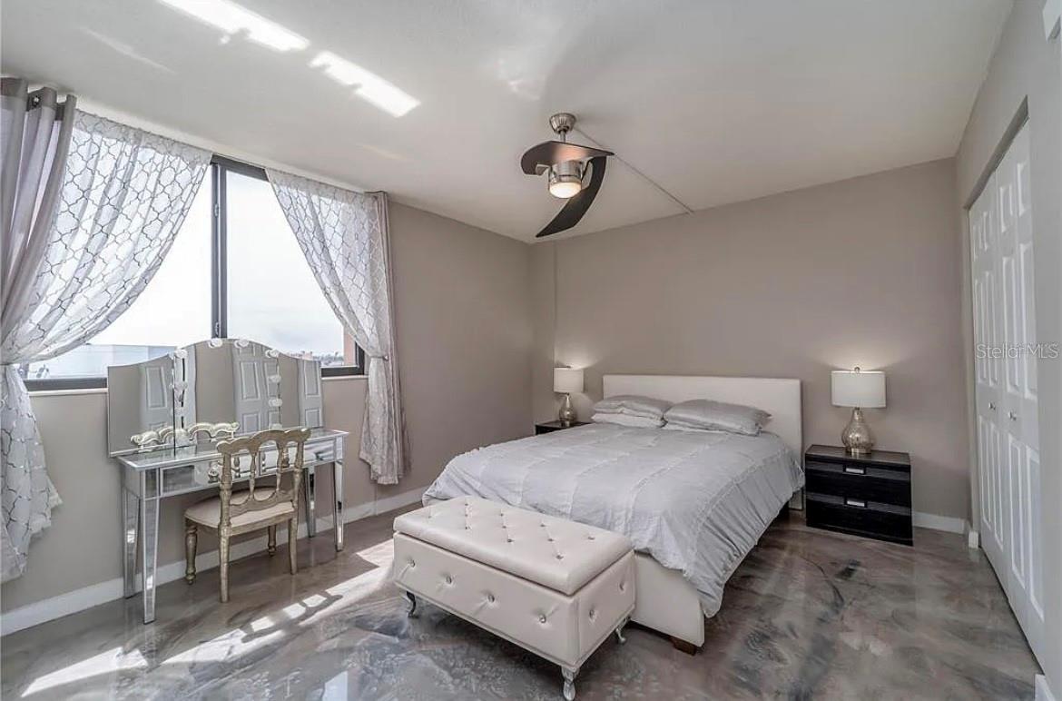 PROMENADES WEST - Residential Lease