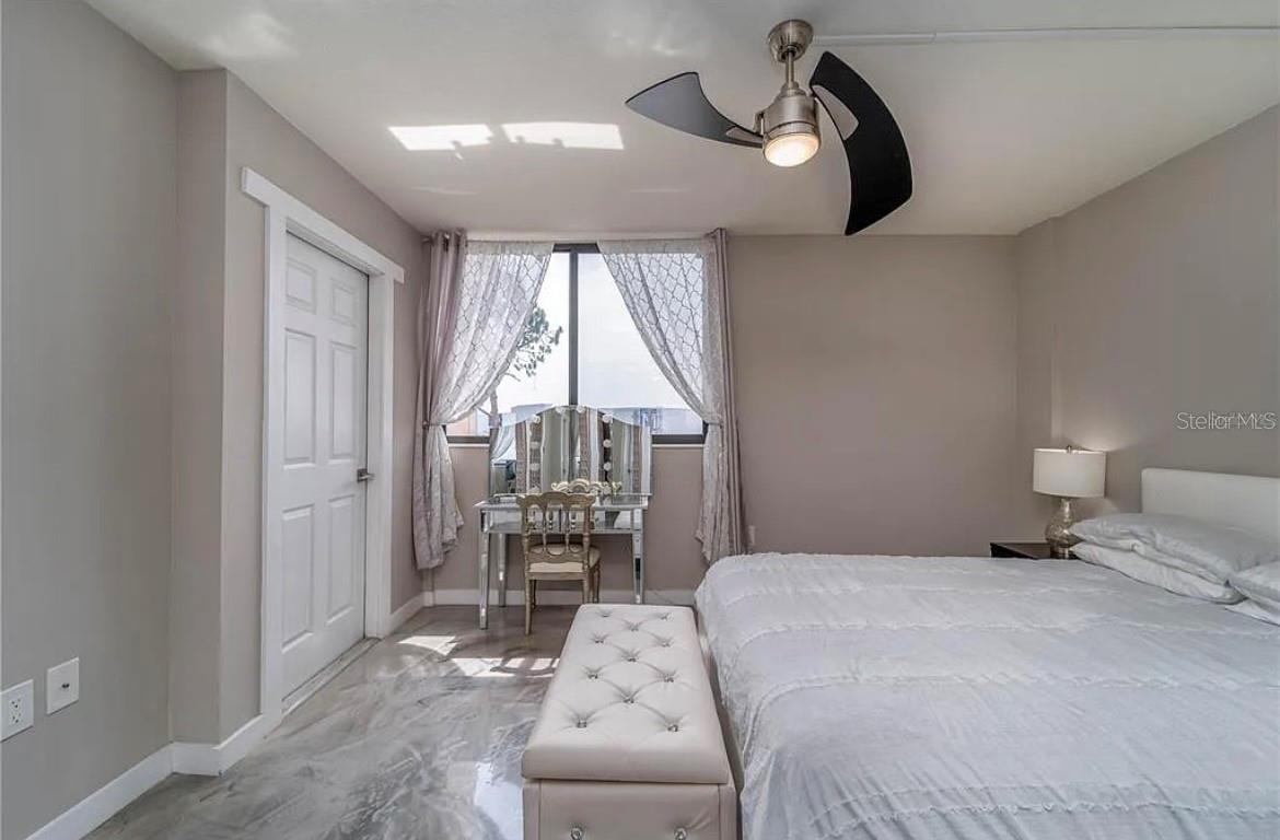 PROMENADES WEST - Residential Lease