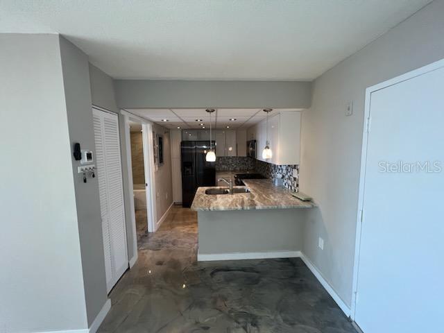 PROMENADES WEST - Residential Lease