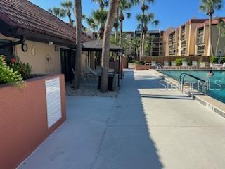 PROMENADES WEST - Residential Lease