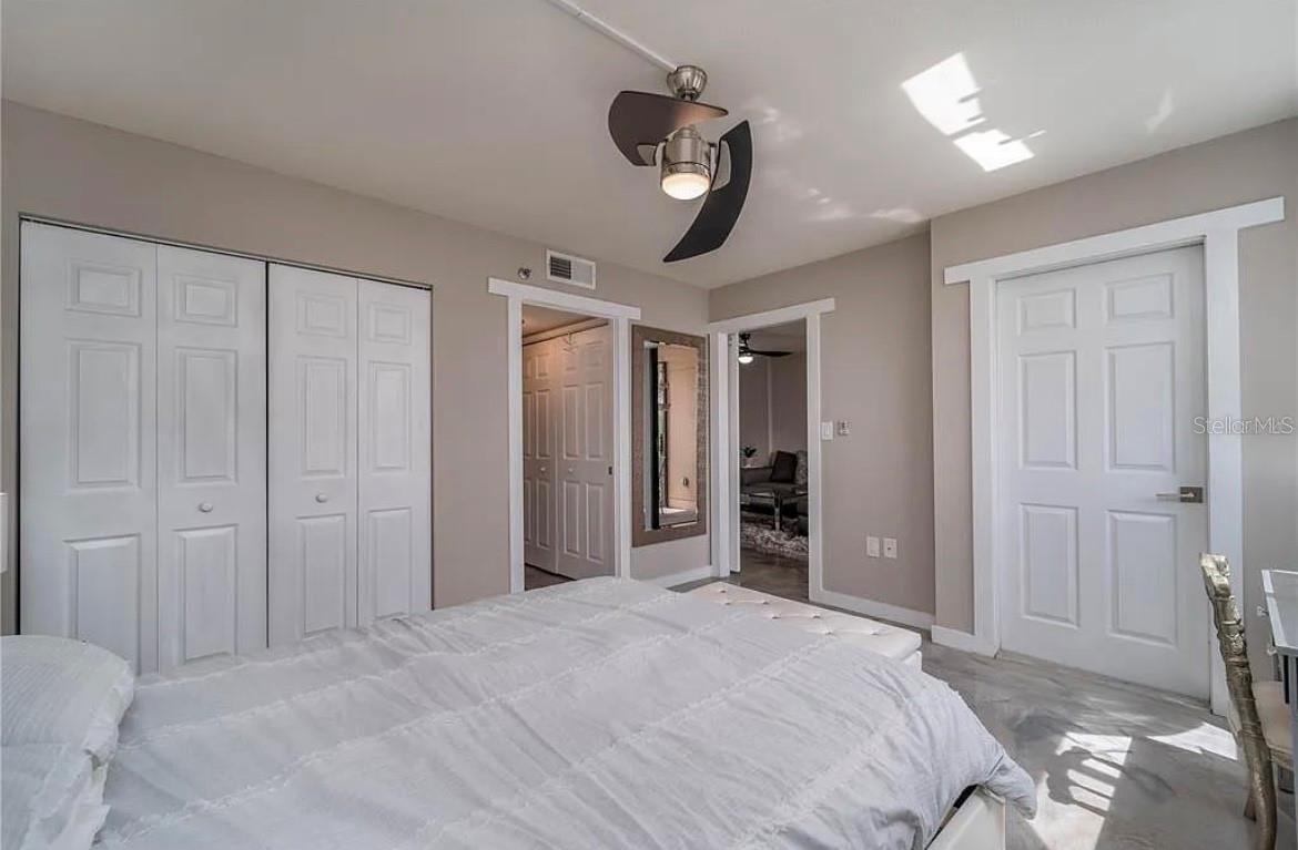 PROMENADES WEST - Residential Lease