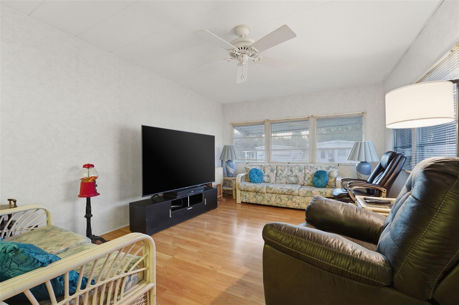 TRI-PAR ESTATES - Residential