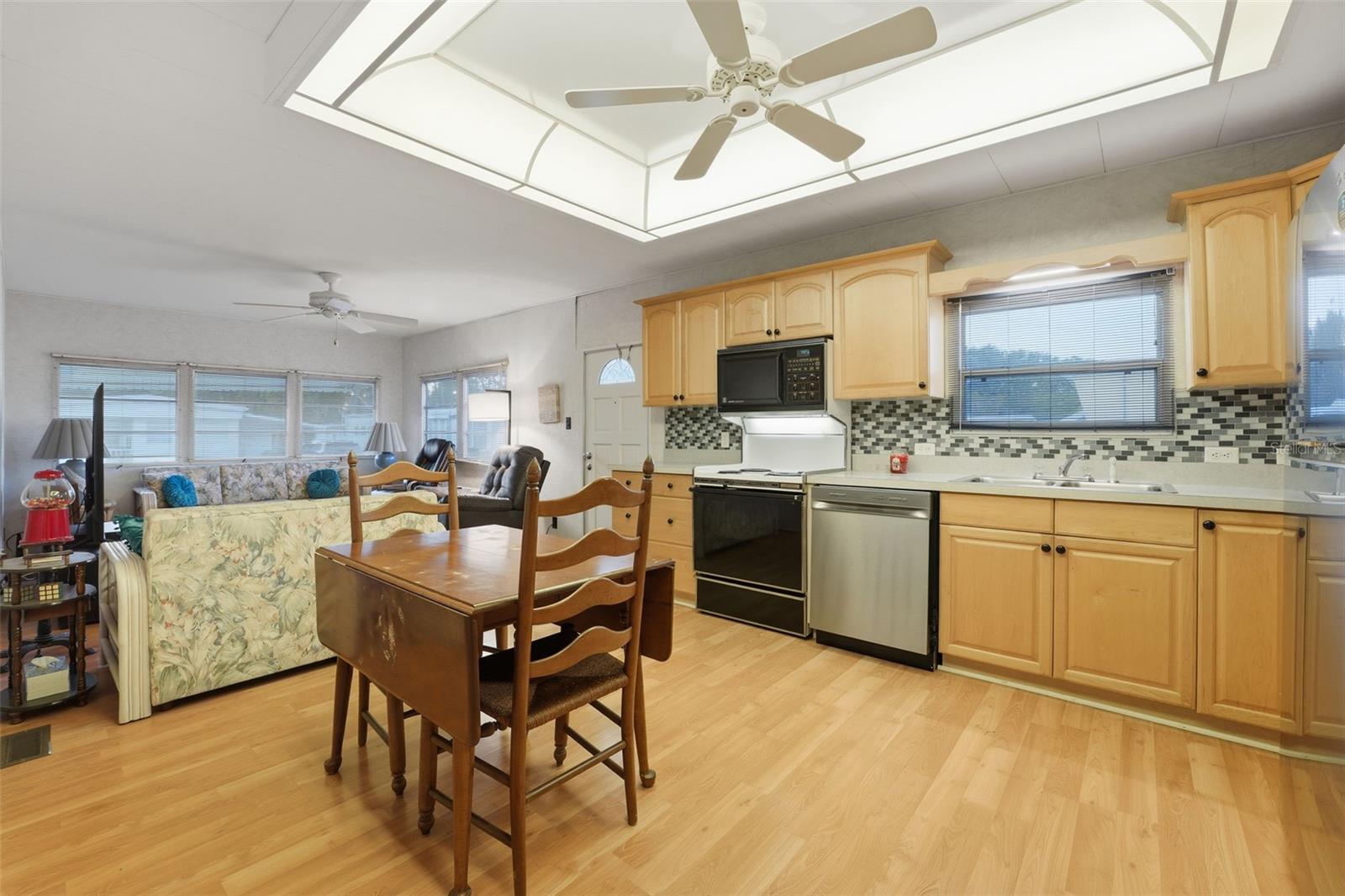 TRI-PAR ESTATES - Residential