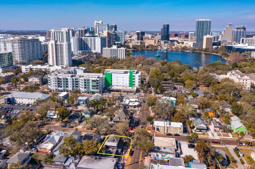 Photo of 37 Hill Ave, Orlando, FL 32801 (MLS # O6387728)