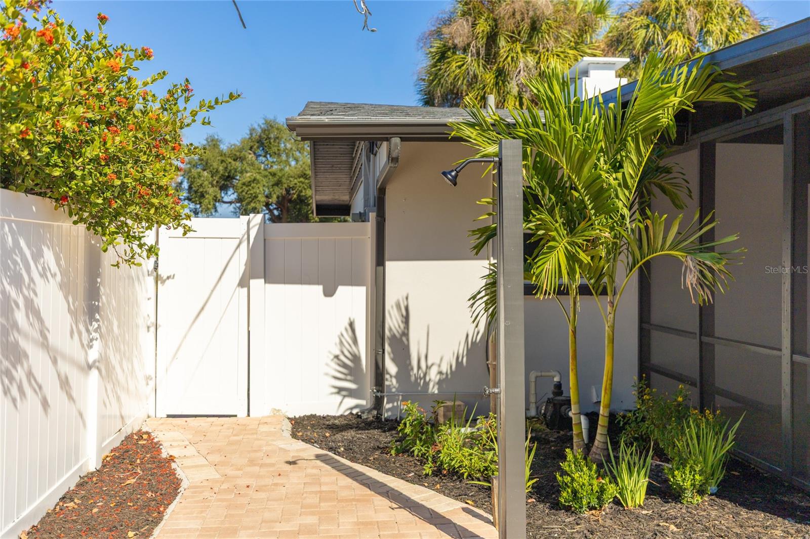 SOUTH GATE - Residential