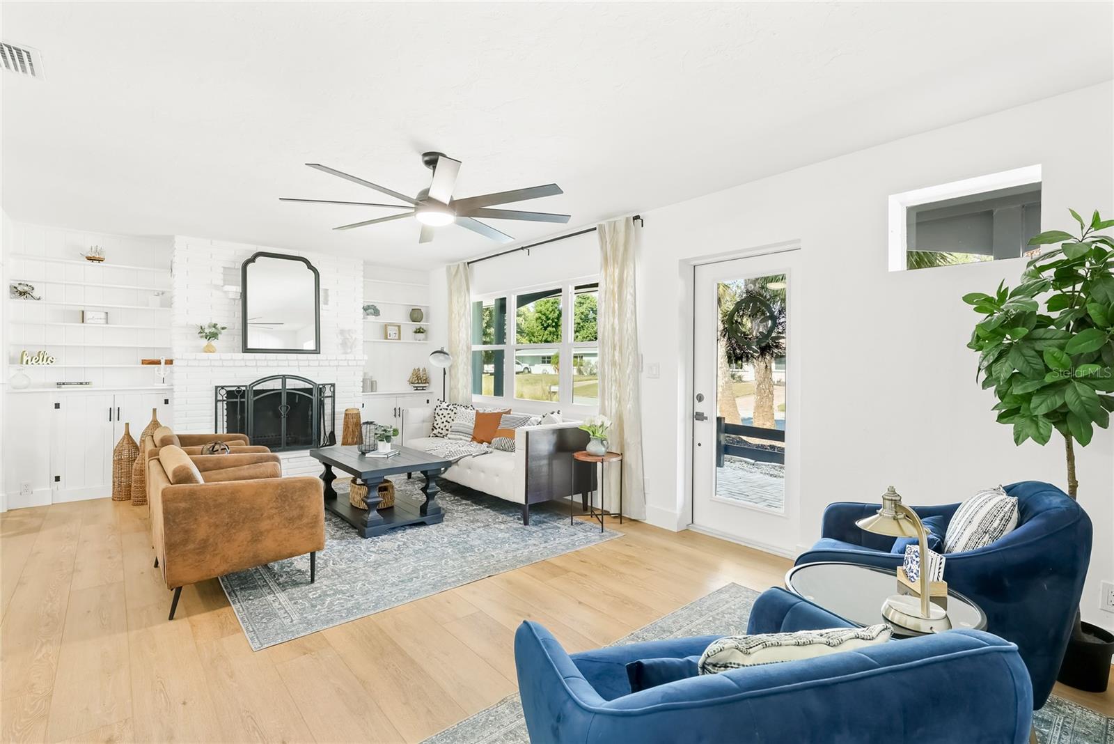 SOUTH GATE - Residential