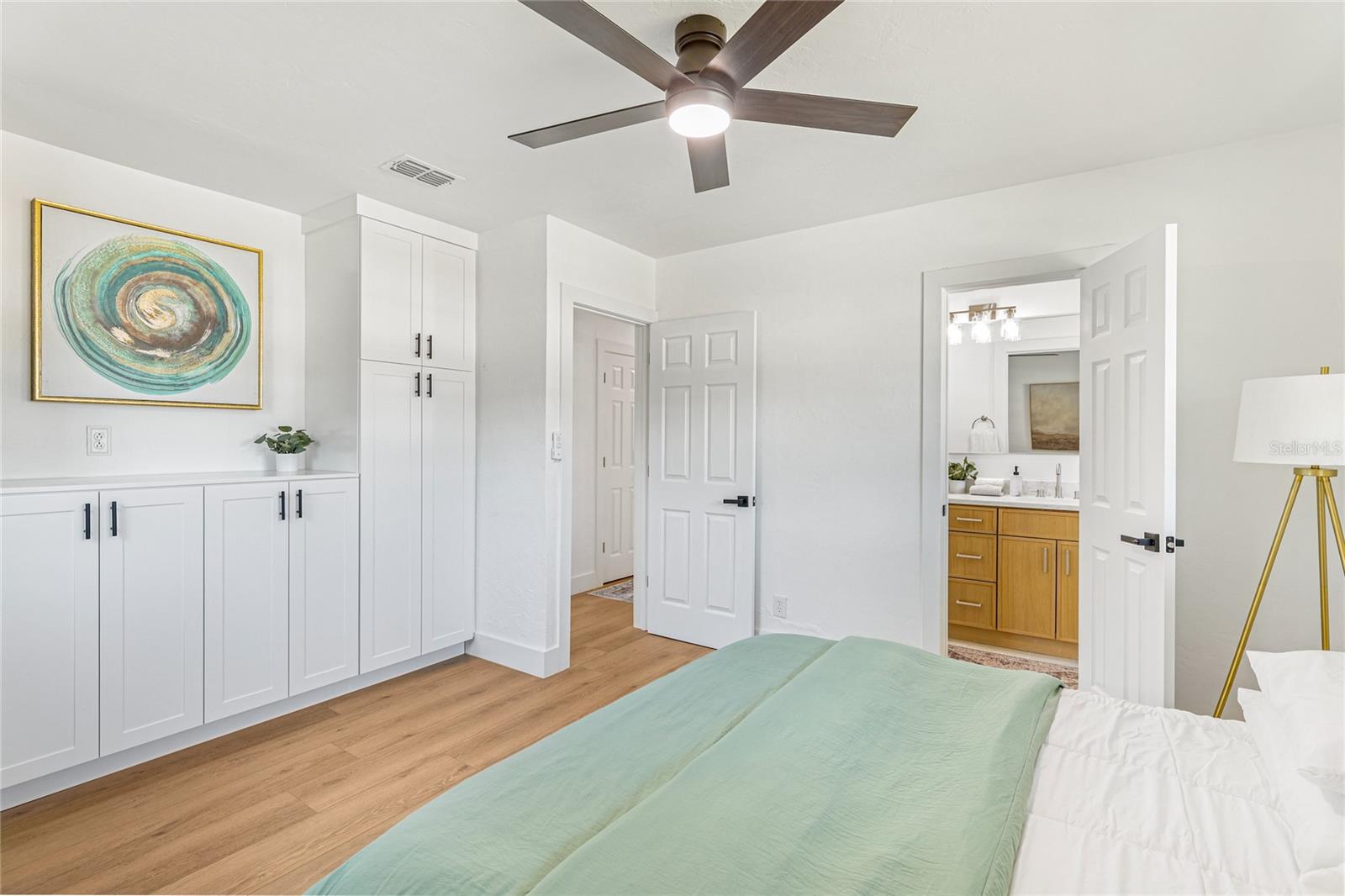 SOUTH GATE - Residential