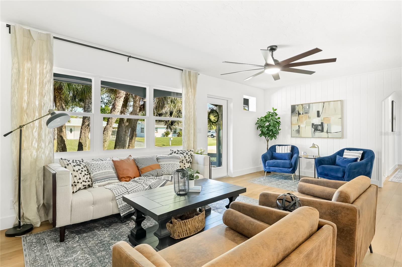 SOUTH GATE - Residential