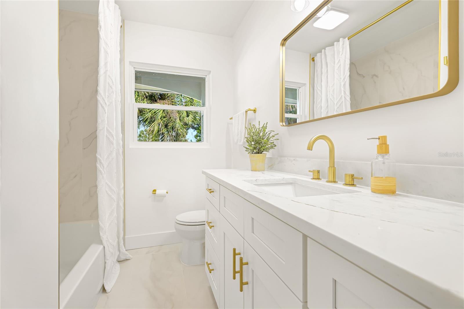 SOUTH GATE - Residential