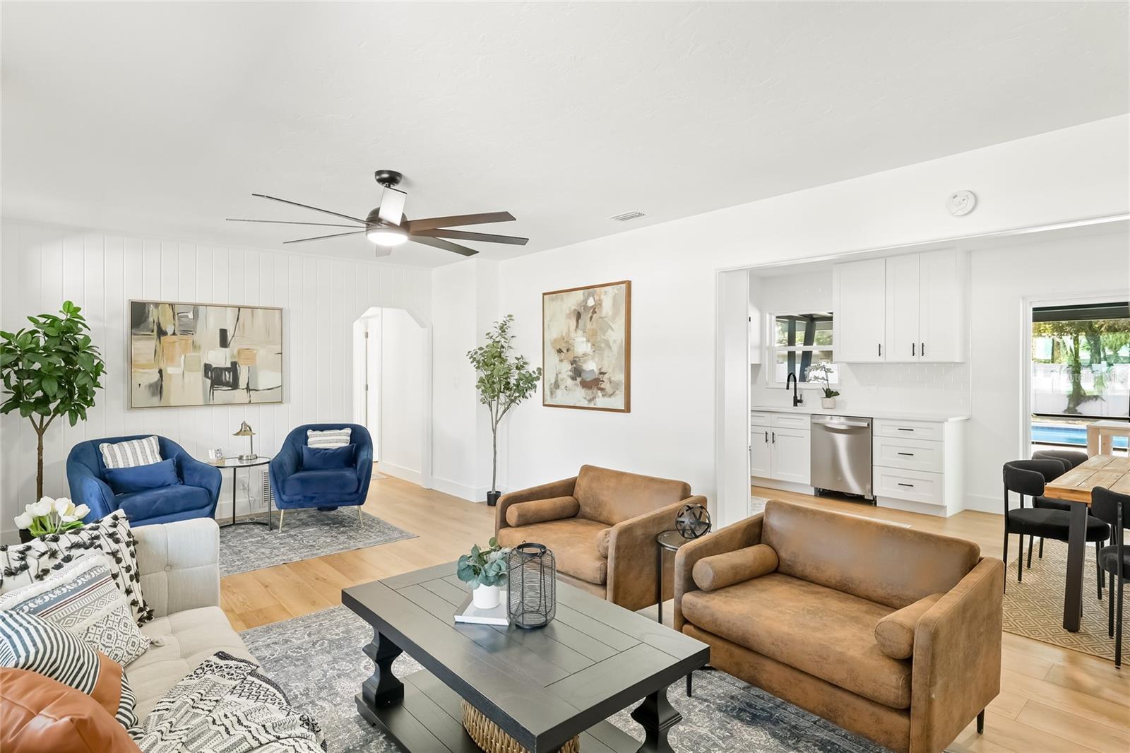 SOUTH GATE - Residential