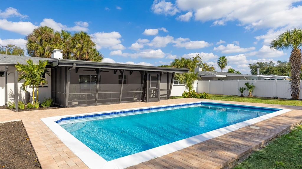 Photo of 2424 Hamlin Lane, Sarasota, FL 34239 (MLS # A4672654)