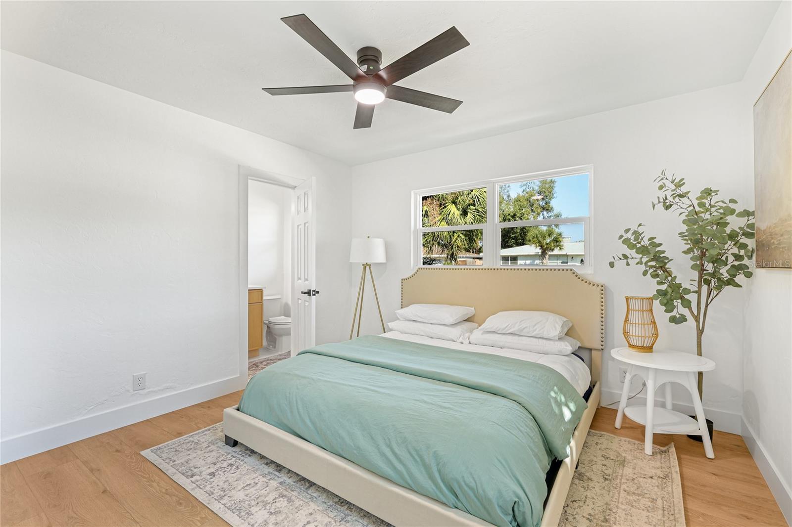 SOUTH GATE - Residential