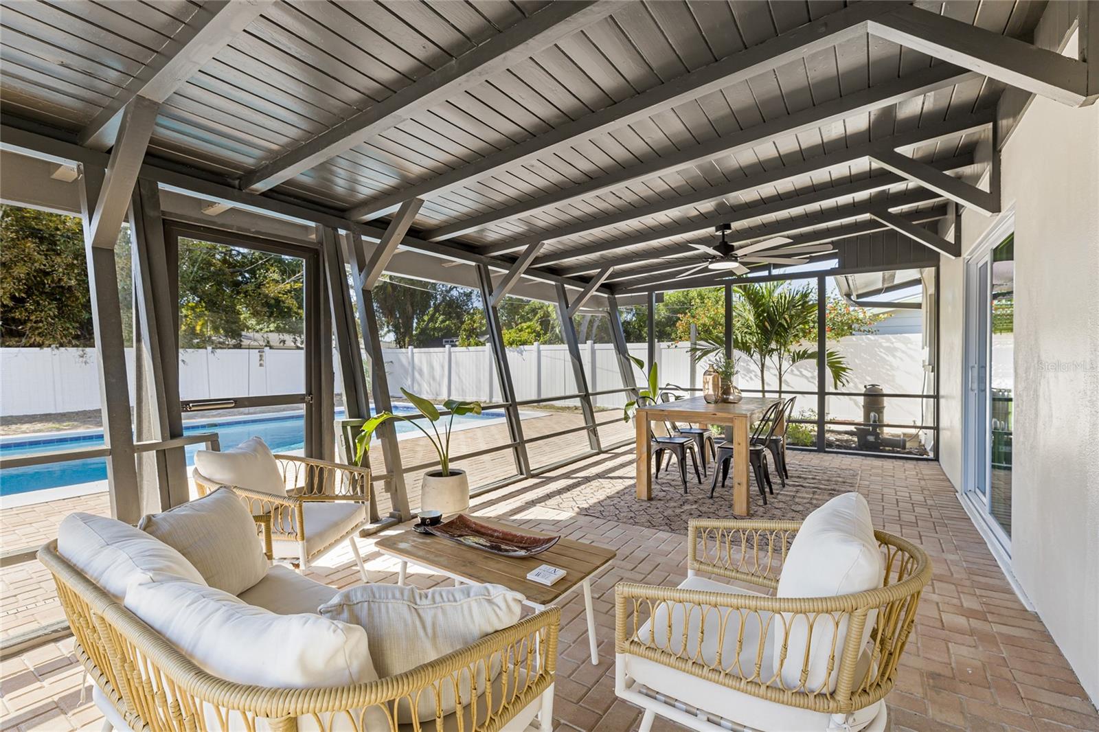 SOUTH GATE - Residential