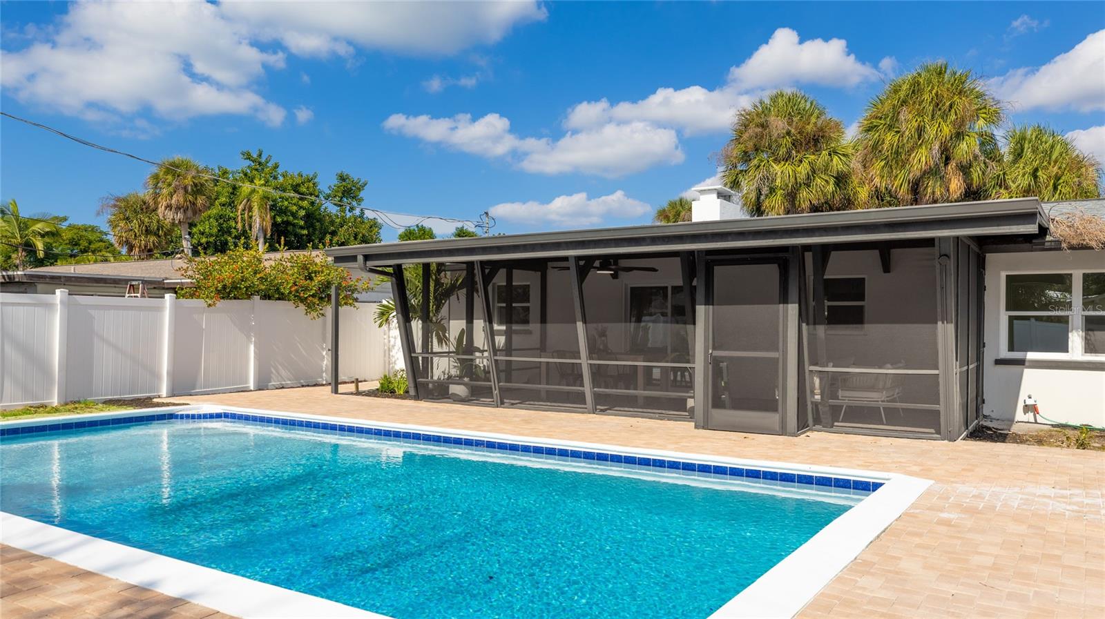 SOUTH GATE - Residential