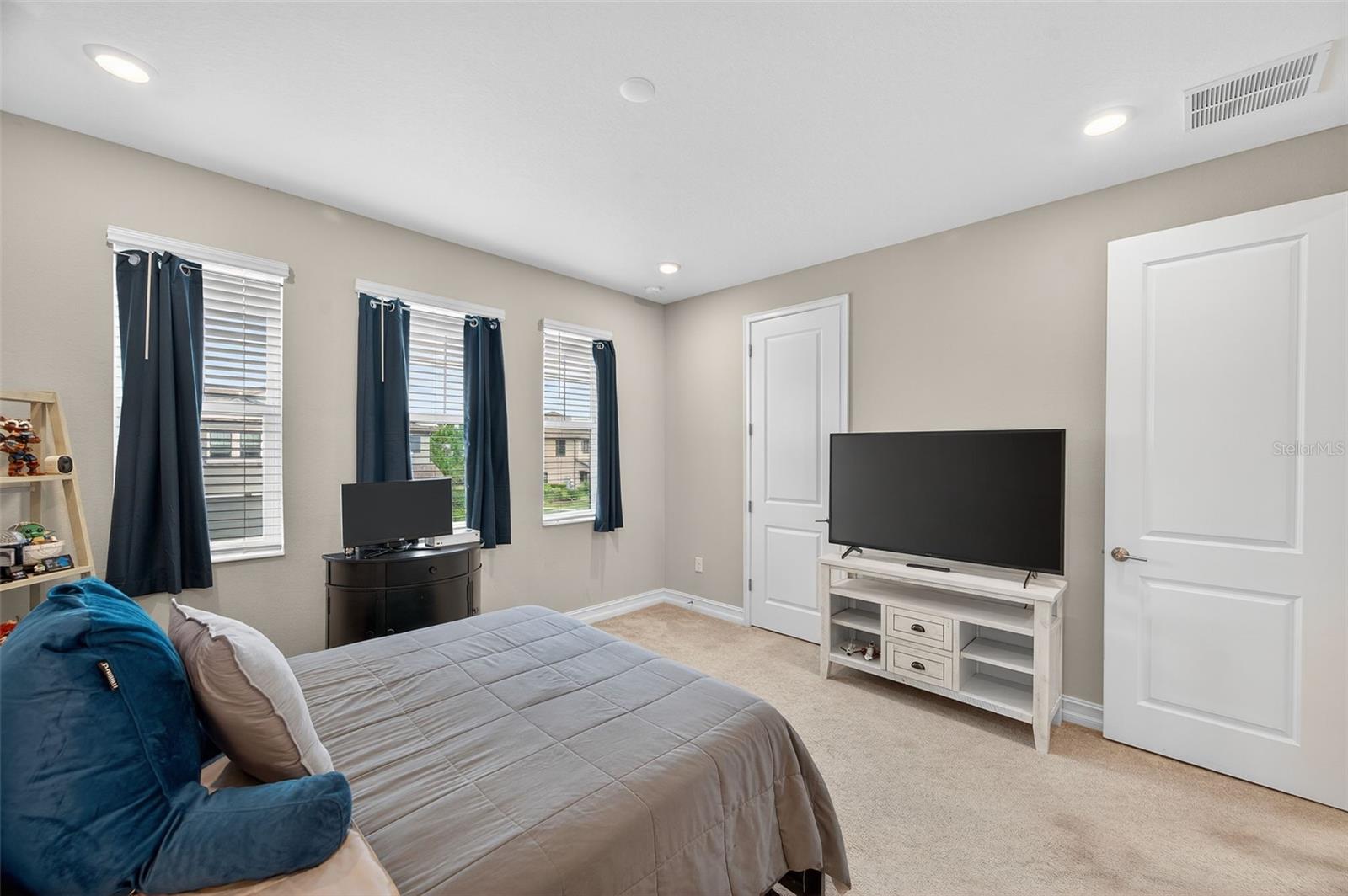 ESTANCIA SORTINO - Residential Lease