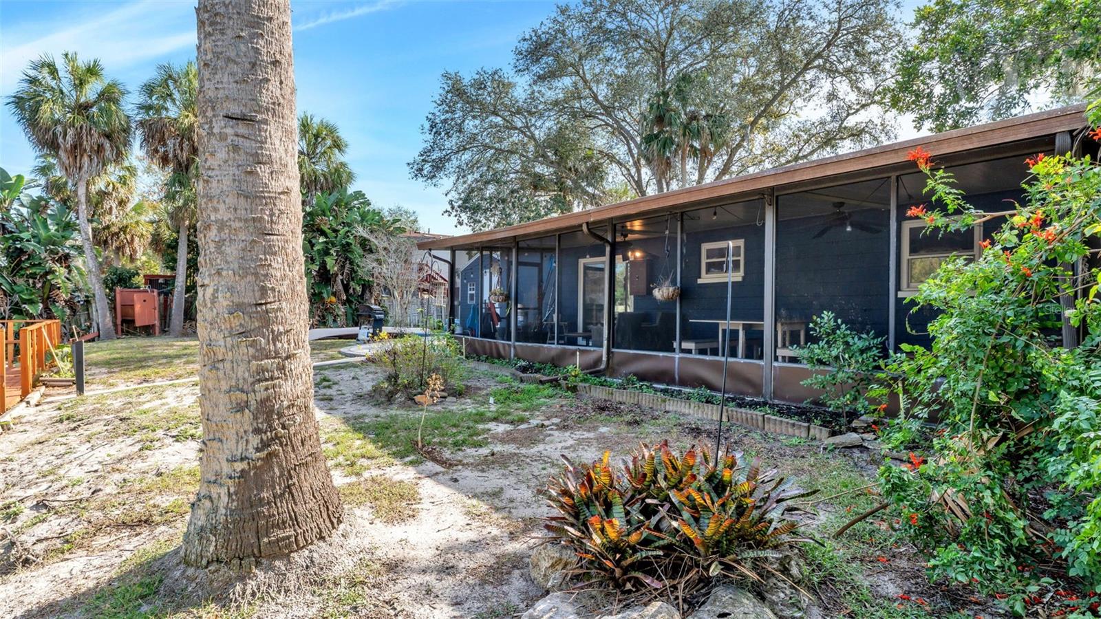 WEEKI WACHEE RIVER RETREATS - Residential