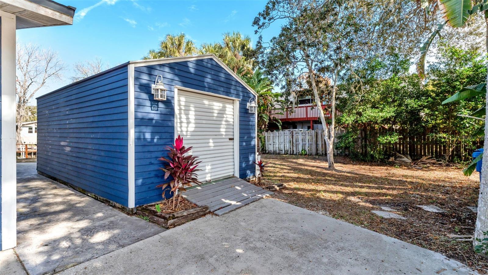 WEEKI WACHEE RIVER RETREATS - Residential