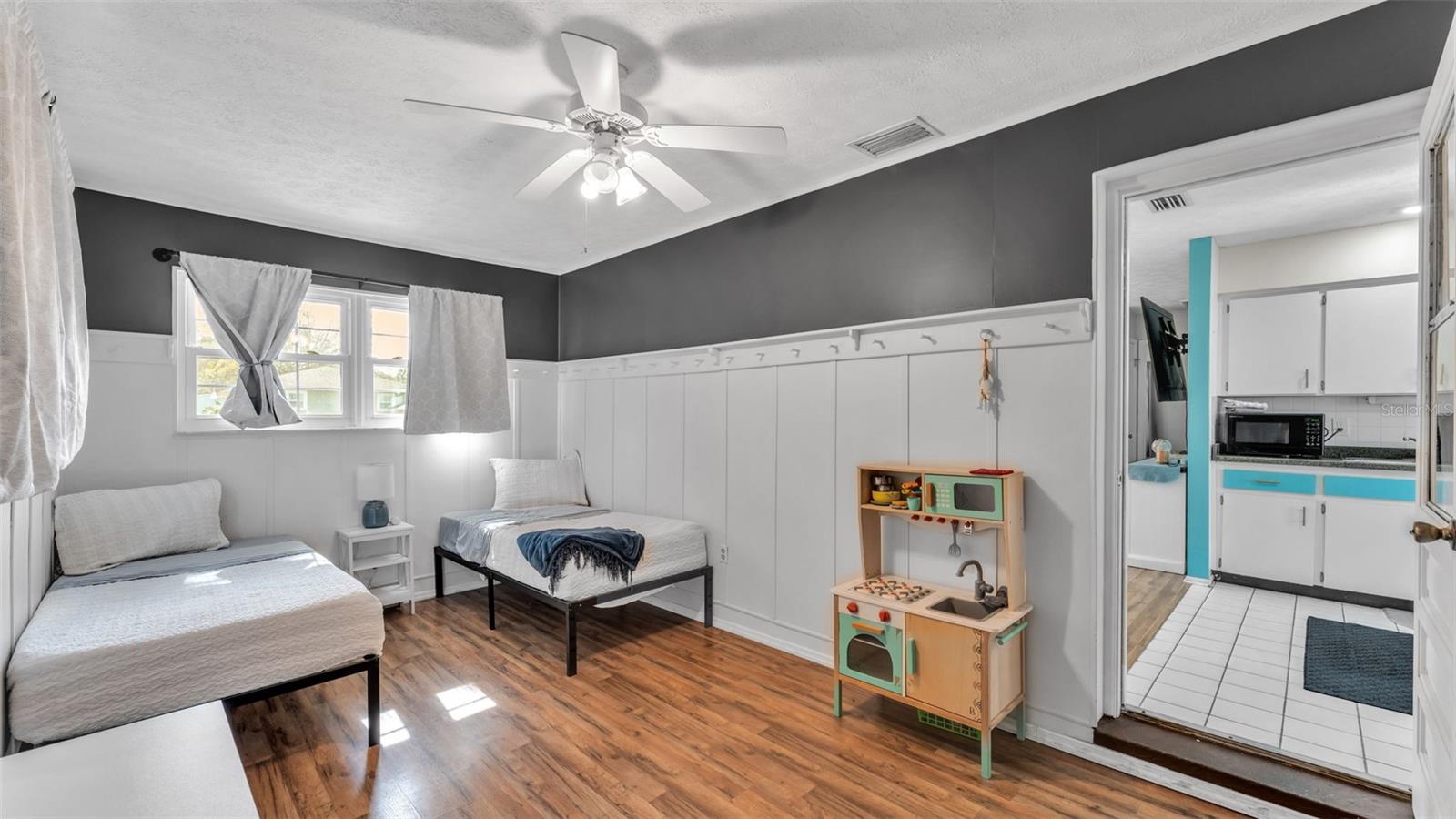 WEEKI WACHEE RIVER RETREATS - Residential