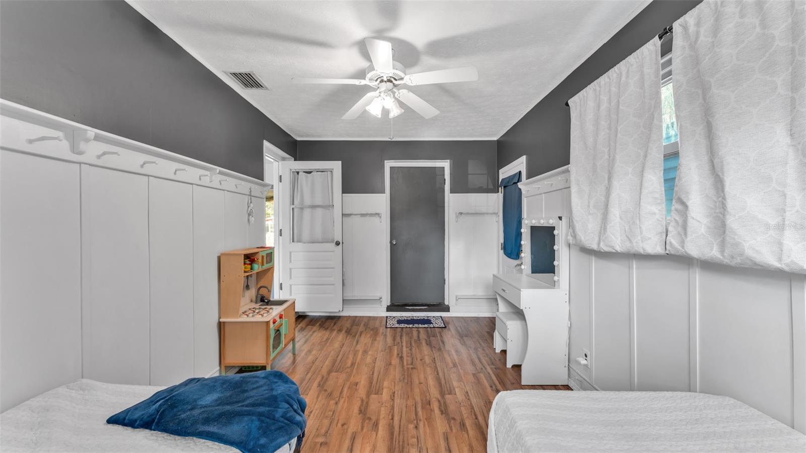 WEEKI WACHEE RIVER RETREATS - Residential