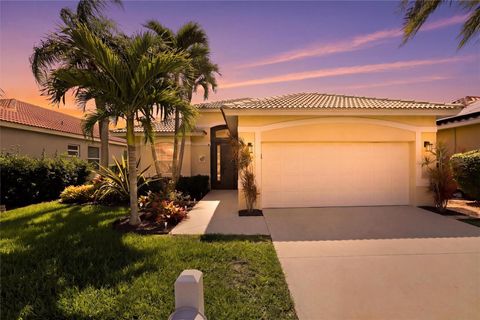 Photo of 11198 Lakeland Circle, Fort Myers, FL 33913 (MLS # C7524708)