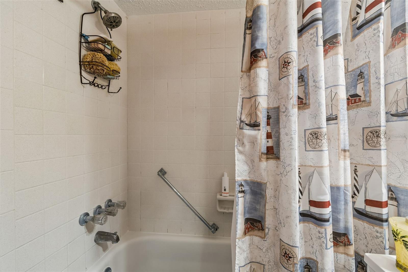 PATRICIAN OAKS - Residential