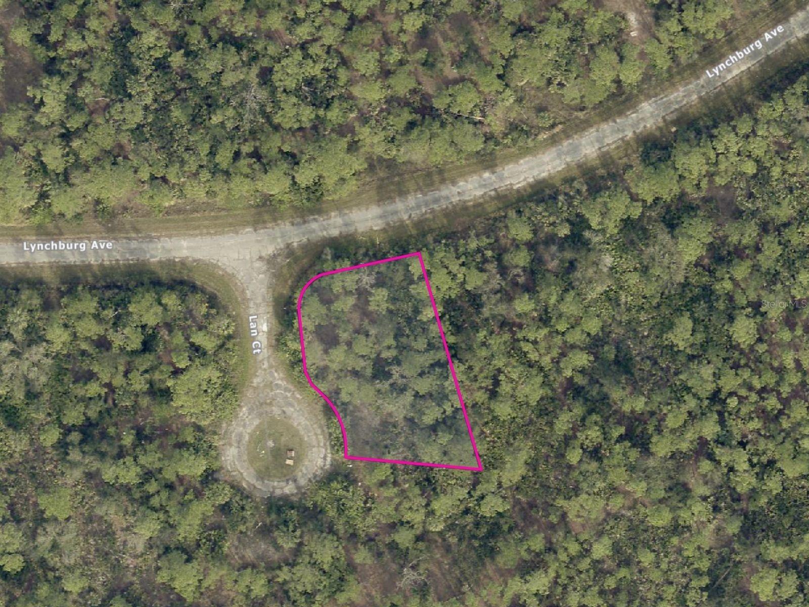 Tucked away at the end of a peaceful cul-de-sac, this oversized 10,978 sq ft lot on Lan Court in North Port presents an incredible opportunity to create your ideal Florida lifestyle. Surrounded by natural beauty and located on a quiet street, this property offers both privacy and convenience. With easy access to I-75, you’re just minutes from the vibrant shops and restaurants of North Port, the spring training home of the Atlanta Braves, and some of Florida’s most stunning Gulf Coast beaches. Whether you’re dreaming of building your forever home or a warm-weather retreat, this property puts you right where you want to be—without the burden of an HOA, CDD fees, or flood zone worries.
Explore the potential and envision your future—schedule a walk-through today!
