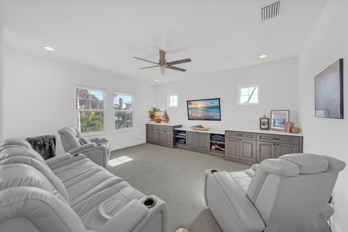 MIRABAY PH 3C-2 - Residential