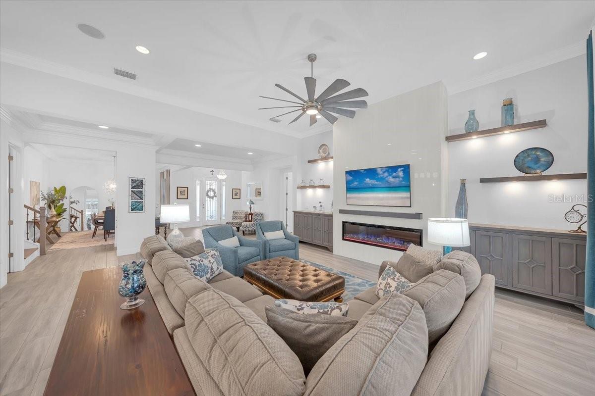 732 MANNS HARBOR DRIVE